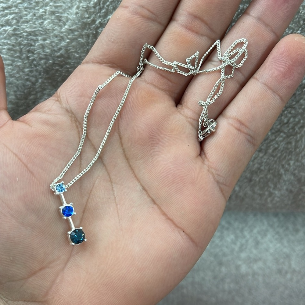 Journey necklage pendant in blue sapphire and diamond stones - Picture 4 of 4